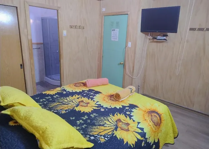 Hostal Y Residencial El Mundial